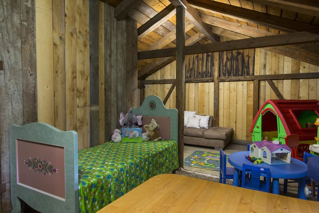 Forest Chalet, 15 Min To Salzburg Olt Town, And Most Beautiful Lakes, Secluded Location, 1,000 Sqm Garden, Mountainview, Panorama Sauna, Bath Whirlpool, Bbq&Bikes&Sunbeds For Free, Up To 10 P ゴリング・アン・デア・ザルツァッハ 部屋 写真